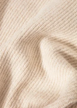 Beige patentstickad tröja