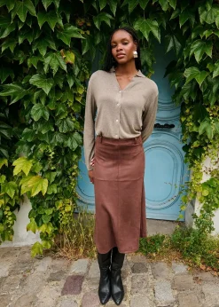 Enfärgad cardigan med krage