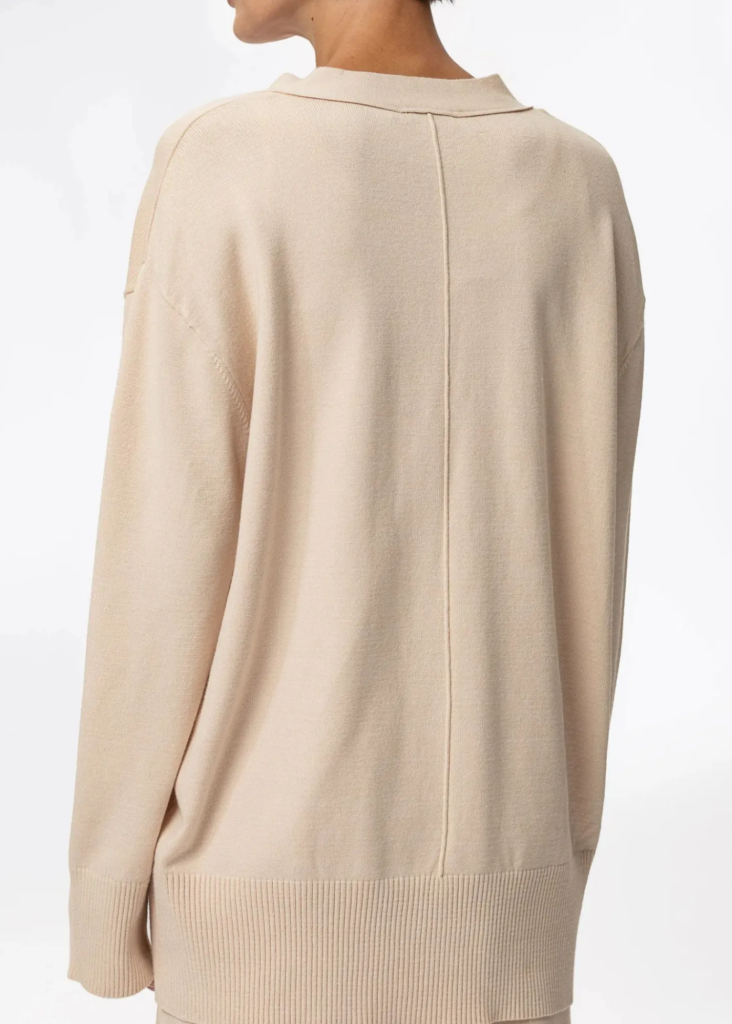 Finstickad cardigan
