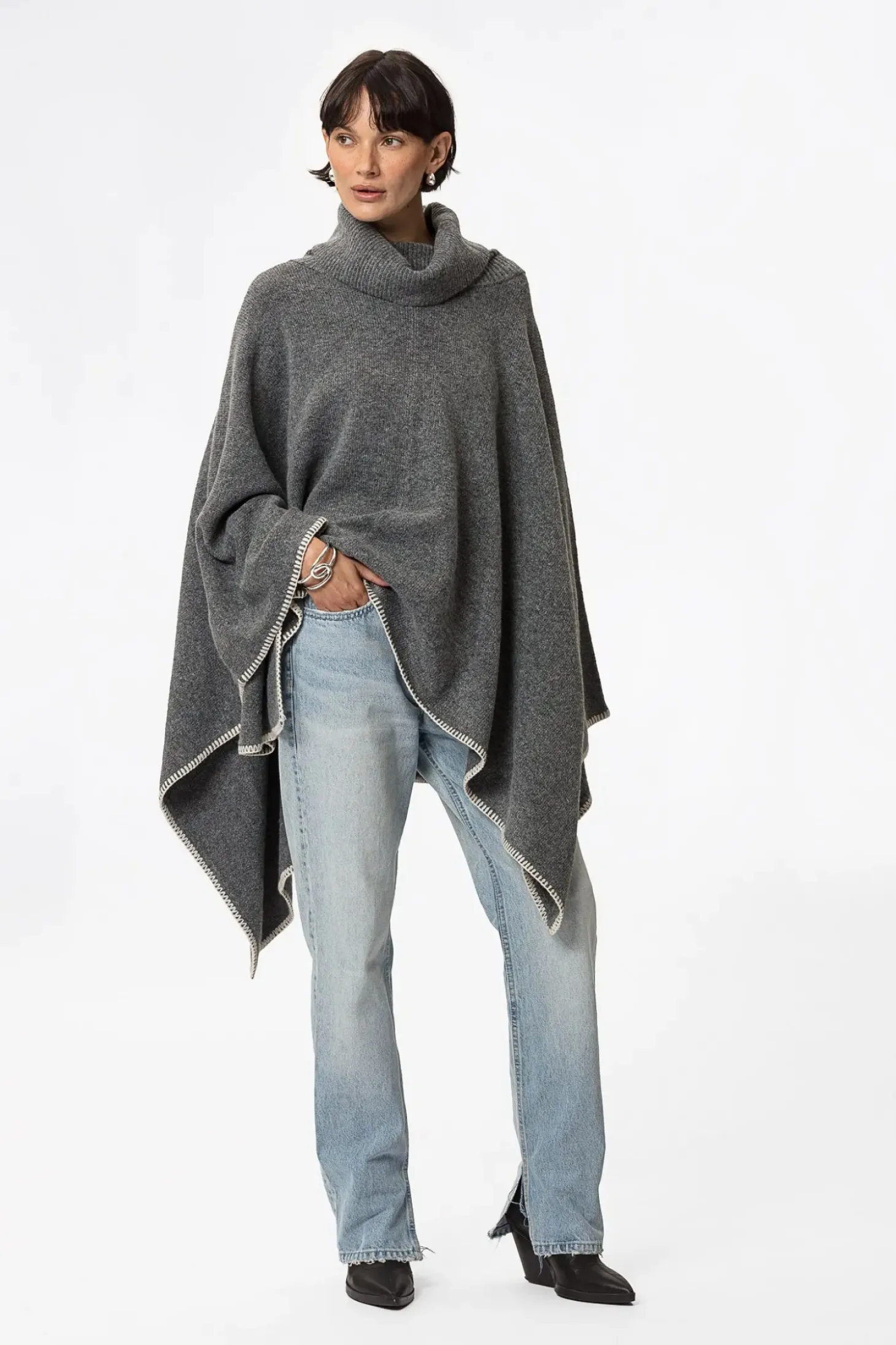 Grå poncho