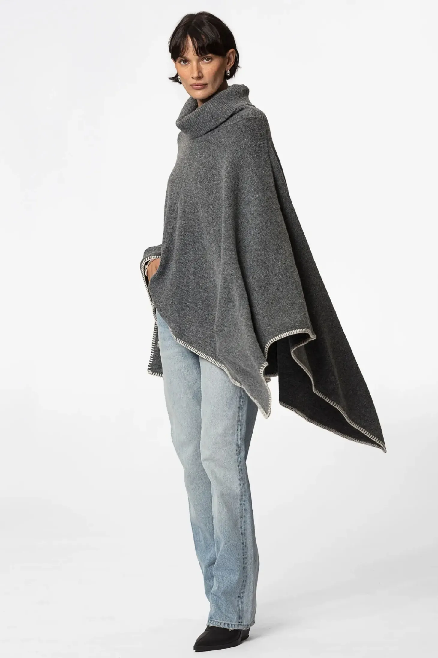 Grå poncho