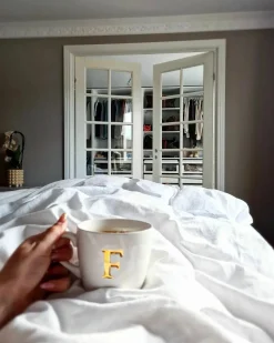 Mugg med bokstav