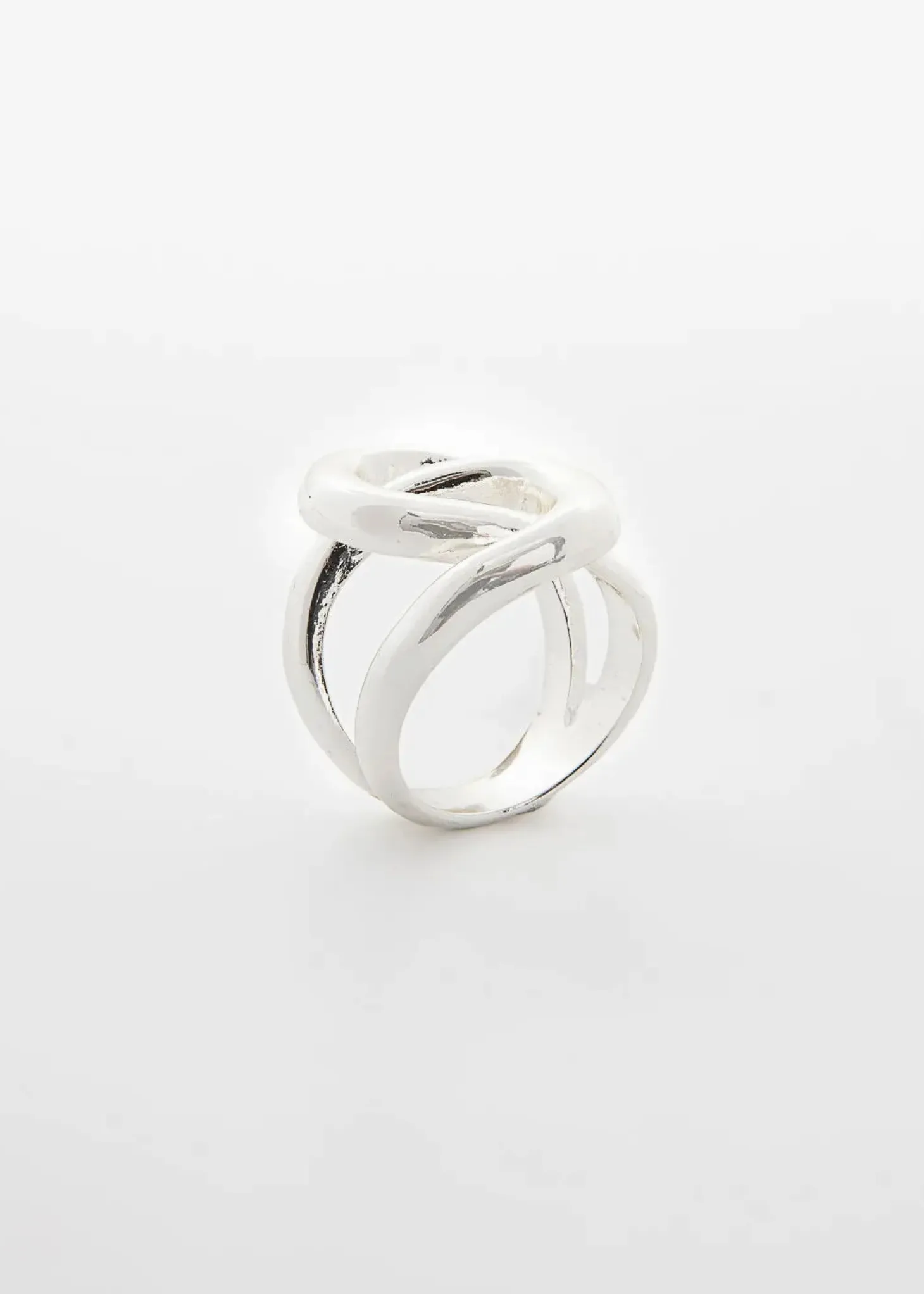Silverfärgad ring