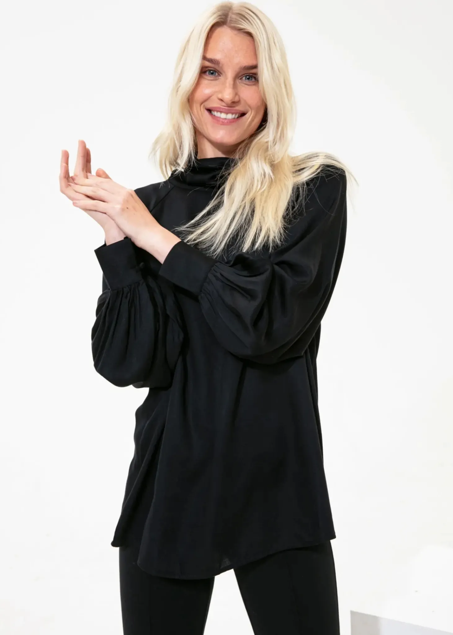 Svart långärmad blus